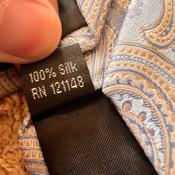 Michael Kors %100 silk tie - Picture 4 of 5